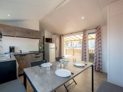 MOBILHOME 8 personnes - Mobil-home | Premium | 4 Ch. | 8 Pers. | Terrasse Lounge | 2 SDB | Clim. | TV