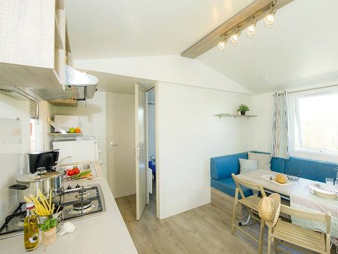 Mobilhome 5 personnes - Mobil-home | Comfort | 2 Ch. | 5 Pers. | Terrasse surélevée | 2 SDB | Clim.