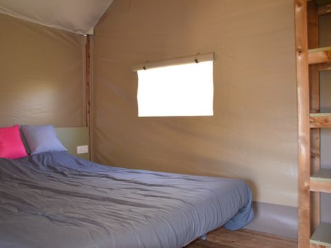 TENTE TOILE ET BOIS 6 personnes - Tente Woodlodge Confort Family 34m² - 3 chambres - sans sanitaire 6 pers