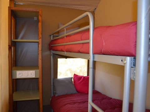 TENTE TOILE ET BOIS 6 personnes - Tente Woodlodge Confort Family 34m² - 3 chambres - sans sanitaire 6 pers