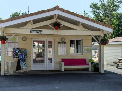 Camping Les Chèvrefeuilles  - Camping Charente-Maritime