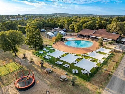 Camping Les Cigales - Occitanie