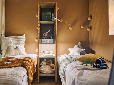 Tente en toile et en bois 4 personnes - Jungle Lodge 2ch - SDB