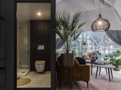 HÉBERGEMENT INSOLITE 4 personnes - Bulle Insolite et SPA Premium Sérénité