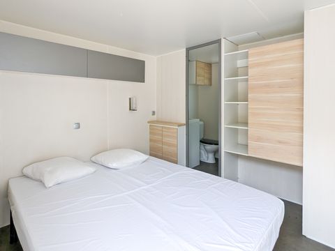 MOBILHOME 4 personnes - Supérieur 36m² / 2 chambres / 2 salles d'eau / clim