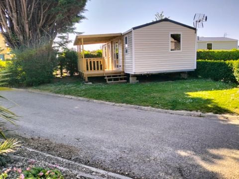 MOBILHOME 6 personnes - Premium 32m² (3 chambres) + Terrasse couverte + TV + Climatisation