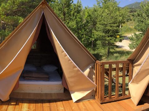 Hébergement 6 personnes - Hébergement en hauteur "Le Nid d'Aigle" 44m² - 3 Chambres - Terrasse - LV - Plancha - Accès privé
