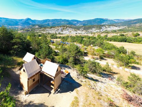 Hébergement 6 personnes - Hébergement en hauteur "Le Nid d'Aigle" 44m² - 3 Chambres - Terrasse - LV - Plancha - Accès privé