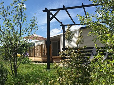 MOBILHOME 4 personnes - Premium "Patio" 37m² - 2 chambres - 2 salles de douche + Jardin privé + 2 TV + Nespresso