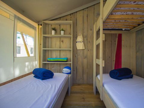 TENTE TOILE ET BOIS 5 personnes - Polari - Tente Safari + sanitaires + climatisation (5P)