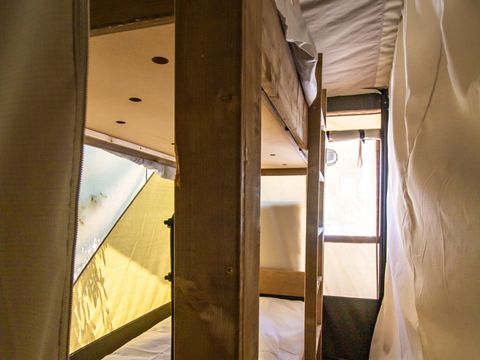 TENTE TOILE ET BOIS 5 personnes - Polari - Tente Safari + sanitaires + climatisation (6P)