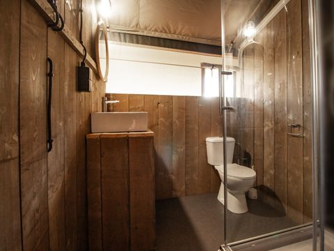 TENTE TOILE ET BOIS 5 personnes - Polari - Tente Safari + sanitaires + climatisation (6P)