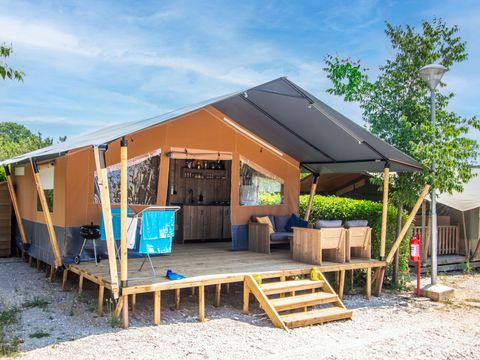 Tente en toile et en bois 4 personnes - Polari - Tente Safari + sanitaires + climatisation (4P)