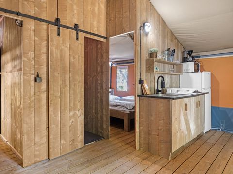 Tente en toile et en bois 4 personnes - Polari - Tente Safari + sanitaires + climatisation (4P)