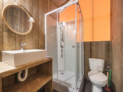 TENTE TOILE ET BOIS 4 personnes - Polari - Tente Safari + sanitaires + climatisation (4P)