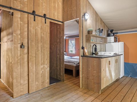 TENTE TOILE ET BOIS 4 personnes - Polari - Tente Safari + sanitaires + climatisation (4P)