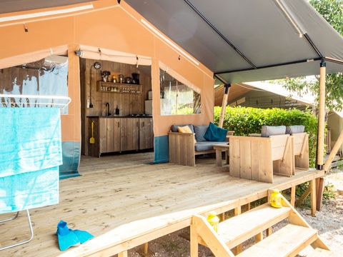 Tente en toile et en bois 4 personnes - Polari - Tente Safari + sanitaires + climatisation (4P)