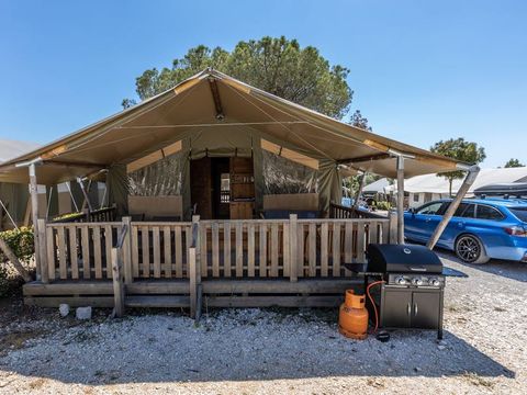 Tente en toile et en bois 5 personnes - Tente safari coucher de soleil + sanitaires + air conditionné (6P)
