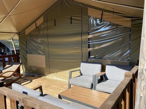 Tente en toile et en bois 5 personnes - Tente safari Sorella + sanitaires + climatisation (6P)