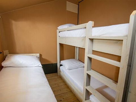TENTE TOILE ET BOIS 5 personnes - ente Super Lodge | 2 Ch. | 4/5 Pers. | Terrasse Simple | Sans SDB | Clim