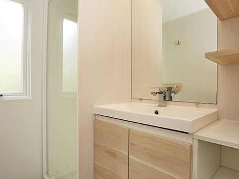 MOBILHOME 6 personnes - Comfort | 3 Ch. | 6 Pers. | Terrasse surélevée | Clim. | TV