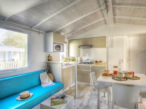 MOBILHOME 6 personnes - Premium | 3 Ch. | 6 Pers. | Terrasse surélevée | Clim. | TV