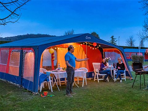 TENTE 5 personnes - Classique sans sanitaire (T5P2)