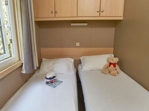 Mobilhome 8 personnes - Classic XL | 3 Ch. | 6/8 Pers. | Terrasse surélevée | Clim.