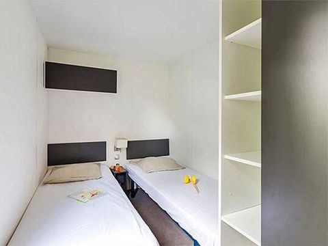 Mobilhome 8 personnes - Premium Exclusive | 3 Ch. | 6/8 Pers. | Terrasse surélevée | 2 SDB | Clim. | TV
