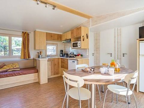 Mobilhome 8 personnes - Ultimate | 3 Ch. | 6/8 Pers. | Terrasse surélevée | Clim. | TV