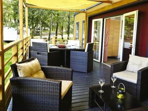 Mobilhome 6 personnes - Ultimate | 3 Ch. | 6 Pers. | Terrasse Lounge | 2 SDB | Clim. | TV
