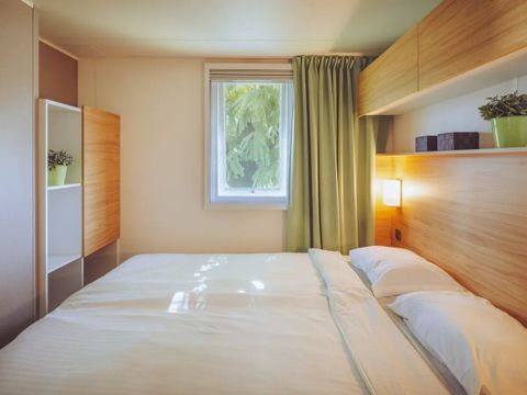 MOBILHOME 7 personnes - Salon Premium à 3 chambres avec cuisine extérieure