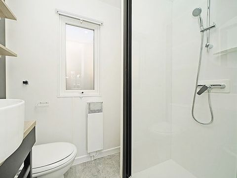 Mobilhome 8 personnes - Mobil-home | Premium | 3 Ch. | 6/8 Pers. | Terrasse surélevée | 2 SDB | Clim.