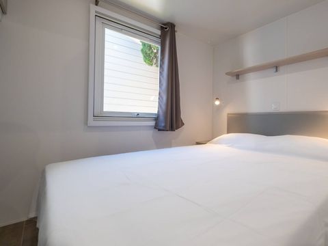 MOBILHOME 8 personnes - Mobil-home | Classic | 3 Ch. | 6/8 Pers. | Terrasse surélevée non couverte | 2 SDB | Clim.