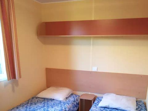 MOBILHOME 6 personnes - mobil home 5/6 personnes, avec sanitaires et tv avec terrasse couverte