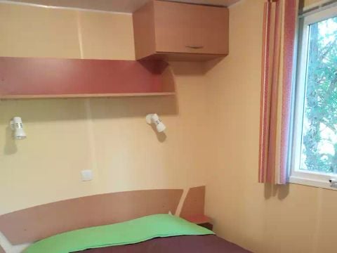 MOBILHOME 6 personnes - mobil home 5/6 personnes, avec sanitaires et tv terrasse non couverte