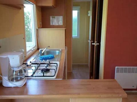 MOBILHOME 6 personnes - mobil home 5/6 personnes, avec sanitaires et tv avec terrasse couverte
