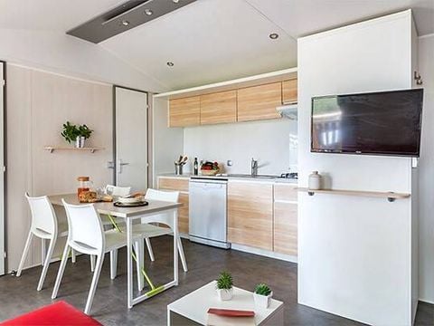 MOBILHOME 6 personnes - Mobil-home | Premium | 3 Ch. | 6 Pers. | Terrasse surélevée | Clim. | TV