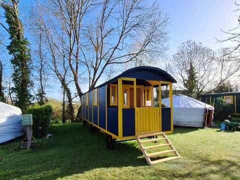 HÉBERGEMENT INSOLITE 2 personnes - roulotte