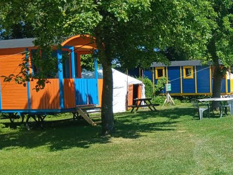 Hébergement 4 personnes - roulotte 4 pers max
