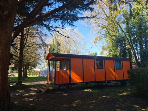 Hébergement 4 personnes - roulotte 4 pers max