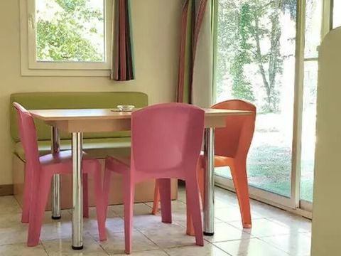 Chalet 5 personnes - Chalet Eco 2 chambres 4/5 personnes (4 adultes max + 1 enfant)