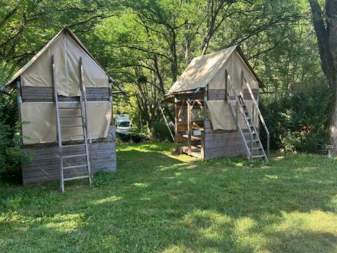 HÉBERGEMENT INSOLITE 2 personnes - Cyclo-tente 1 chambre 2 personnes