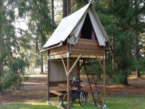 HÉBERGEMENT INSOLITE 2 personnes - Cyclo-tente 1 chambre 2 personnes