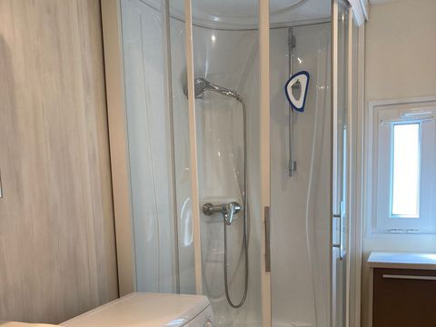 Mobilhome 6 personnes - 056 - 3 chambres - 2 salles de bain
