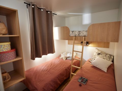 Mobilhome 5 personnes - 152 - 2 chambres - 1 salle de bain