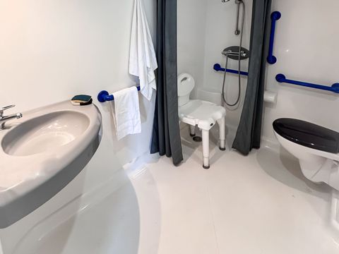 MOBILHOME 4 personnes - Mobil-home Confort 25m² PMR (2 chambres) + terrasse couverte