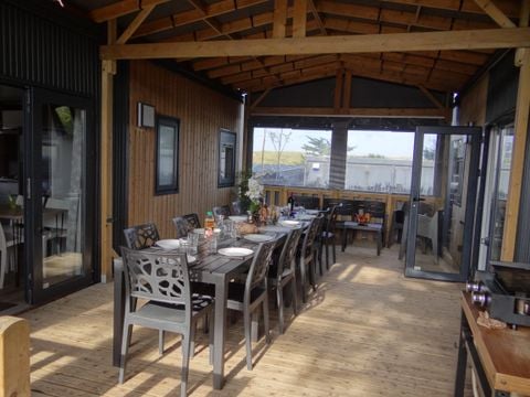 MOBILHOME 12 personnes - Mobile Home Tropical Lodge Family AVEC JACUZZI- 36.80 m²/MH - 6 Ch/12 pers - TRIBU XXL 12 pers