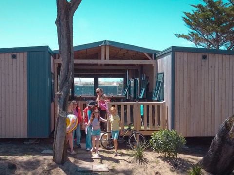 MOBILHOME 12 personnes - Mobile Home Tropical Lodge Family AVEC JACUZZI- 36.80 m²/MH - 6 Ch/12 pers - TRIBU XXL 12 pers