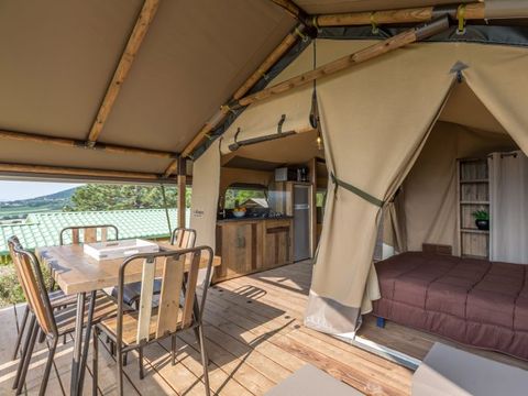 Tente en toile et en bois 5 personnes - Kabane Lodge 34 m²